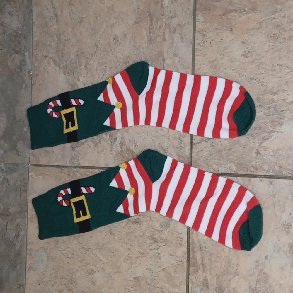 2 pairs of holiday themed socks OS - Picture 7 of 12